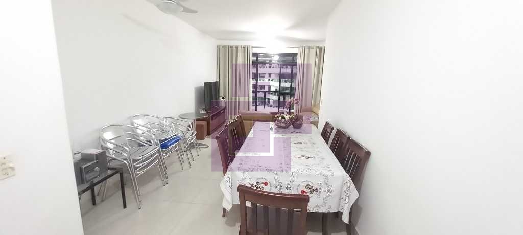 Venda de Apartamentos / Padrão na cidade de Guarujá