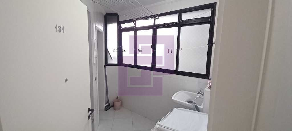Venda de Apartamentos / Padrão na cidade de Guarujá