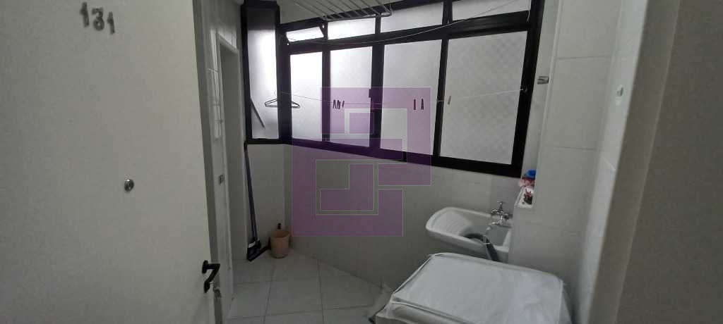 Venda de Apartamentos / Padrão na cidade de Guarujá