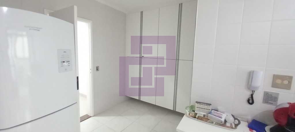 Venda de Apartamentos / Padrão na cidade de Guarujá