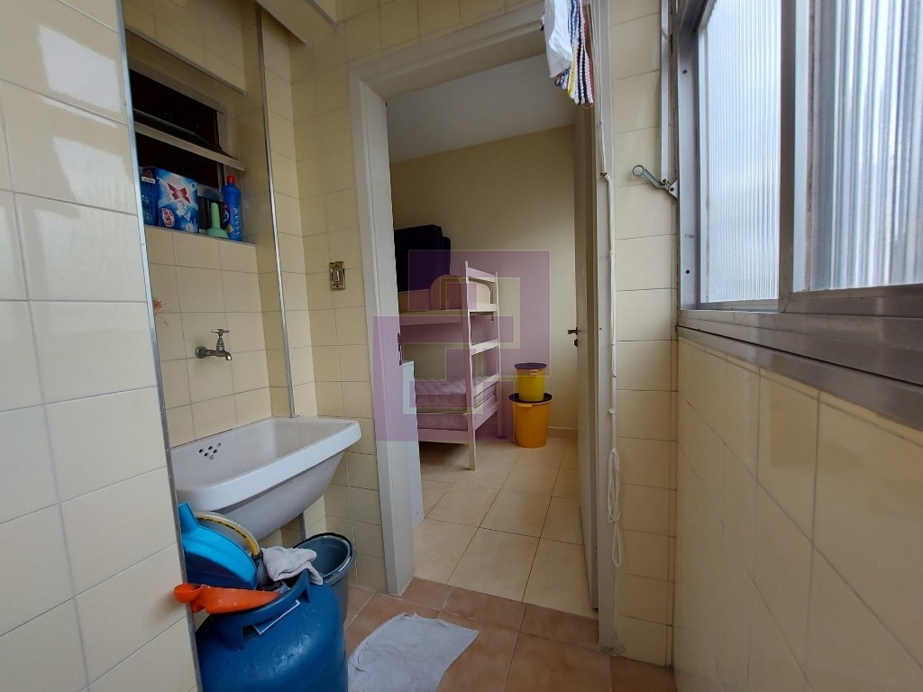 Venda de Apartamentos / Padrão na cidade de Guarujá