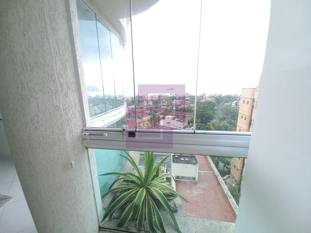 Enseda, uma quadra da praia. Edificio com lazer!