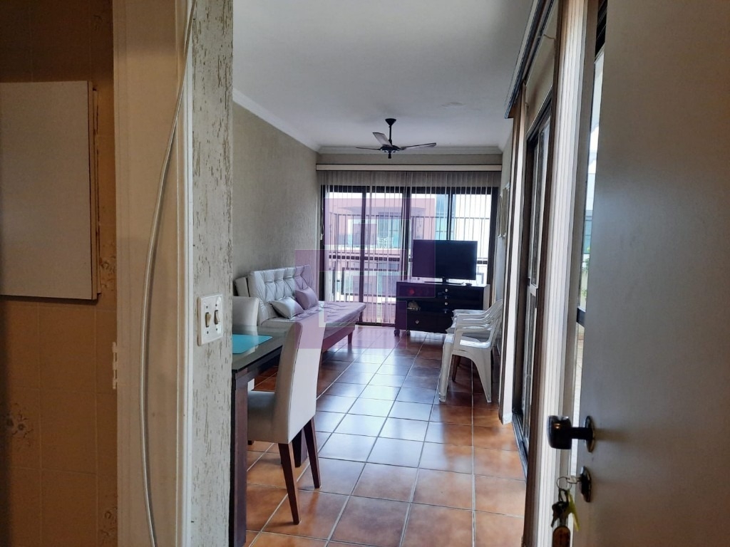 Cobertura Duplex. Enseada, localizada a uma quadra da Praia.