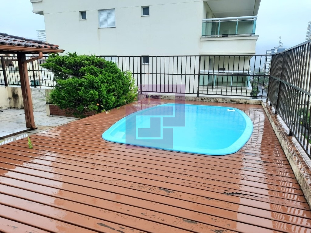 Cobertura Duplex. Enseada, localizada a uma quadra da Praia.