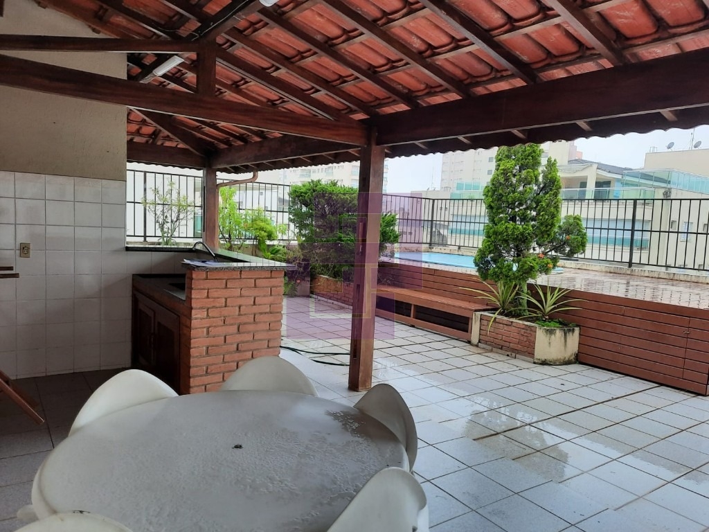 Cobertura Duplex. Enseada, localizada a uma quadra da Praia.