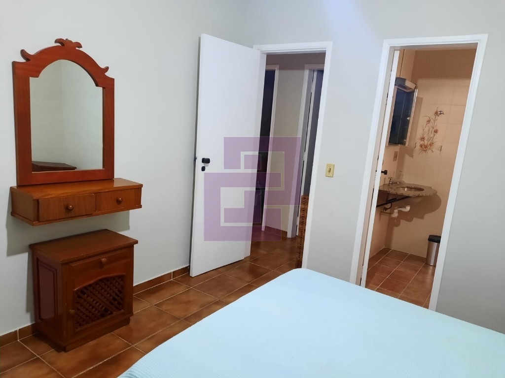 Cobertura Duplex. Enseada, localizada a uma quadra da Praia.