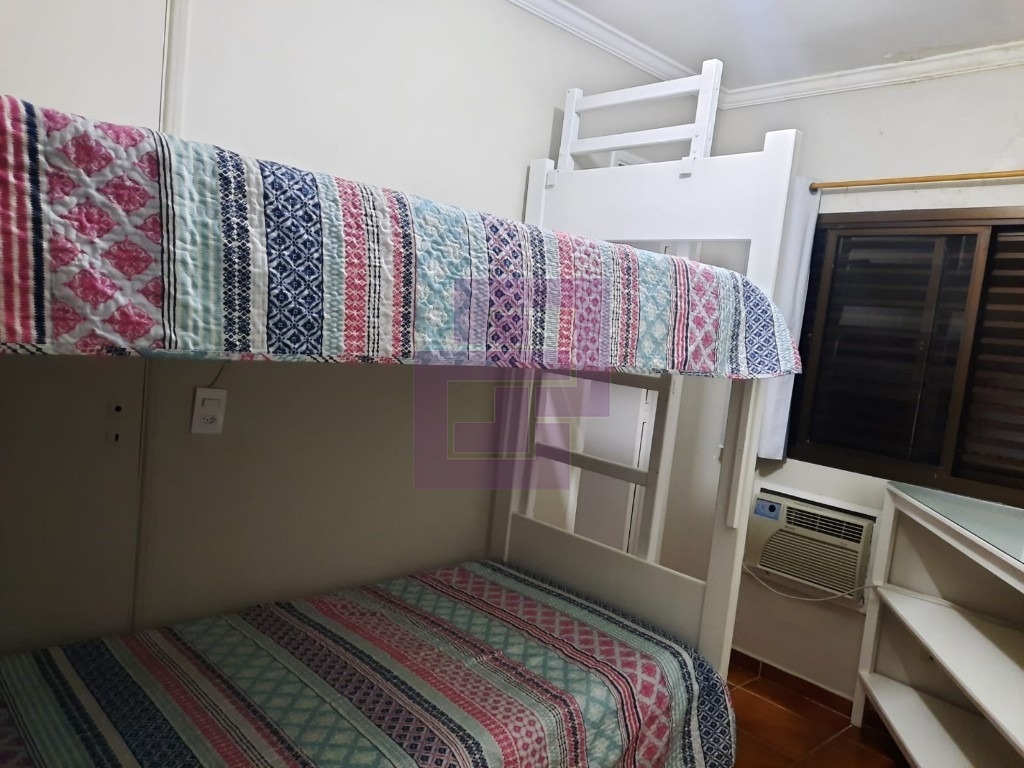 Cobertura Duplex. Enseada, localizada a uma quadra da Praia.