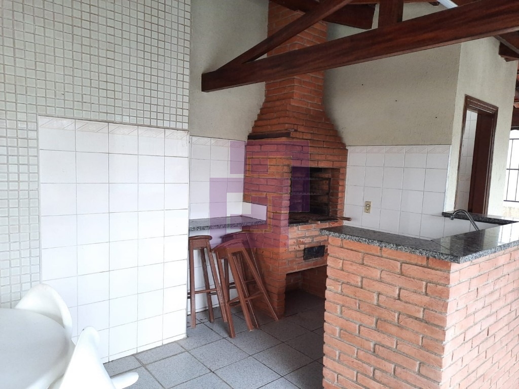 Cobertura Duplex. Enseada, localizada a uma quadra da Praia.