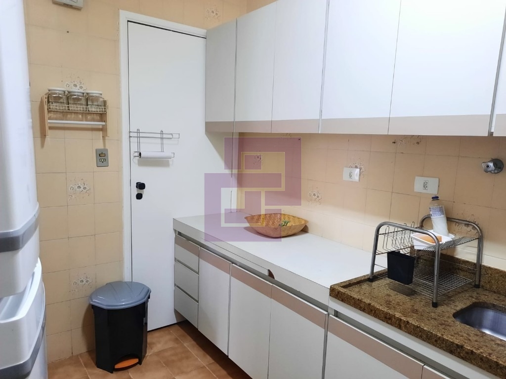 Cobertura Duplex. Enseada, localizada a uma quadra da Praia.