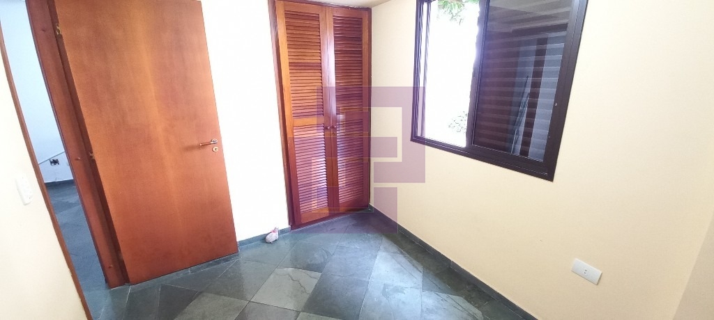 Enseada !!!!! Edificio com lazer completo.