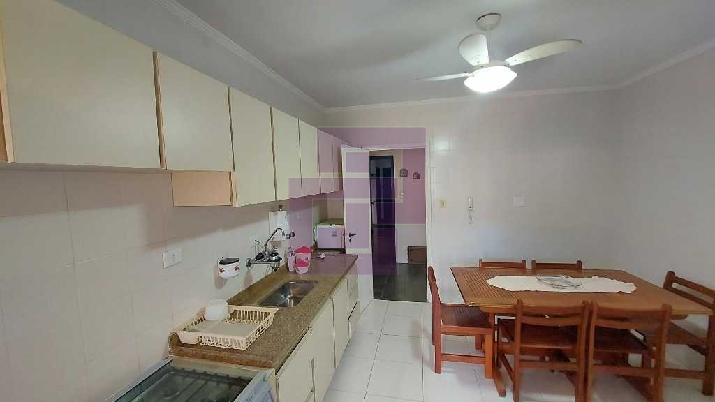 Venda de Apartamentos / Padrão na cidade de Guarujá