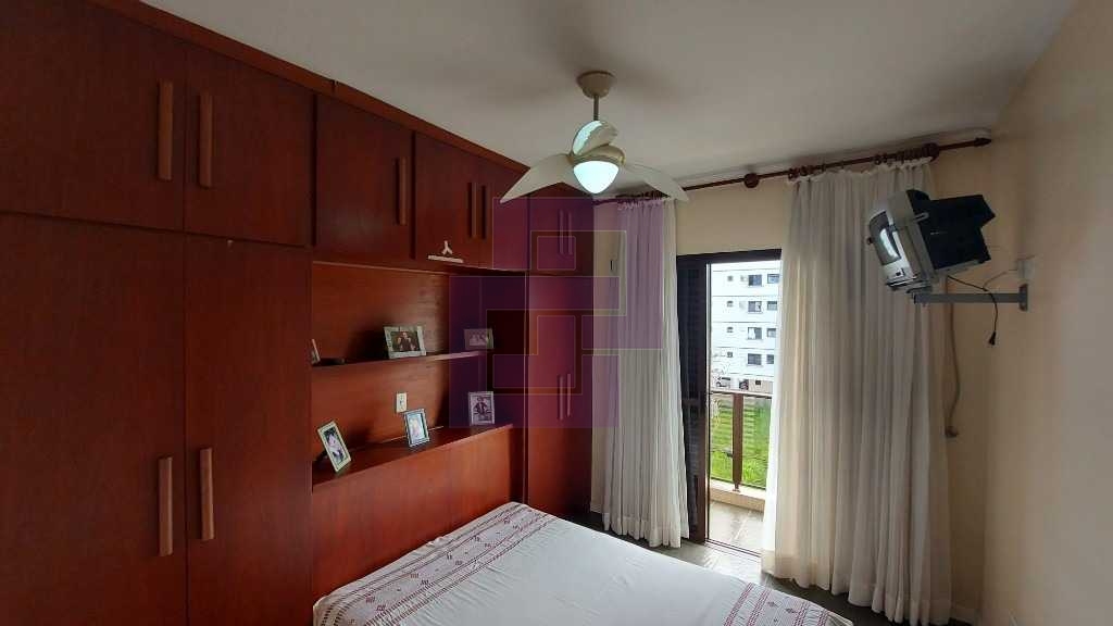 Venda de Apartamentos / Padrão na cidade de Guarujá