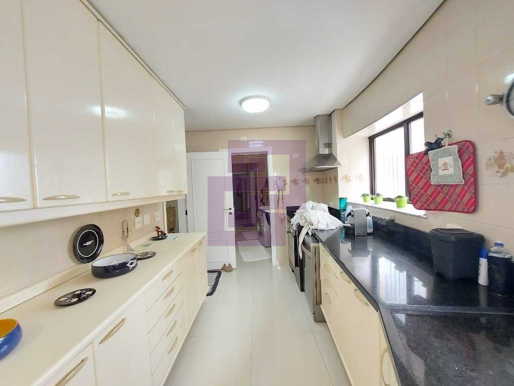 Venda de Apartamentos / Padrão na cidade de Guarujá