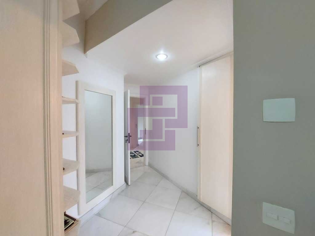 Venda de Apartamentos / Padrão na cidade de Guarujá