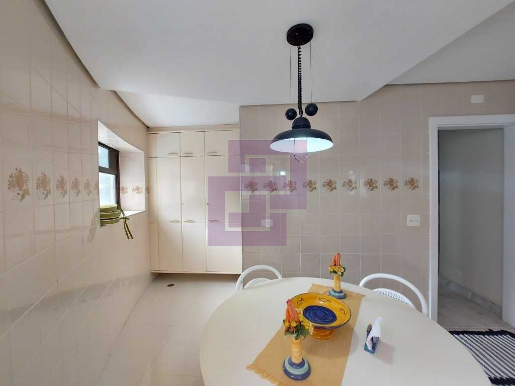 Venda de Apartamentos / Padrão na cidade de Guarujá