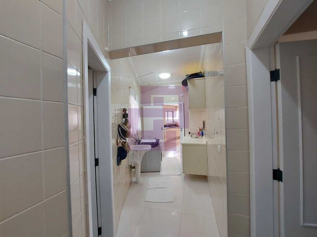 Venda de Apartamentos / Padrão na cidade de Guarujá