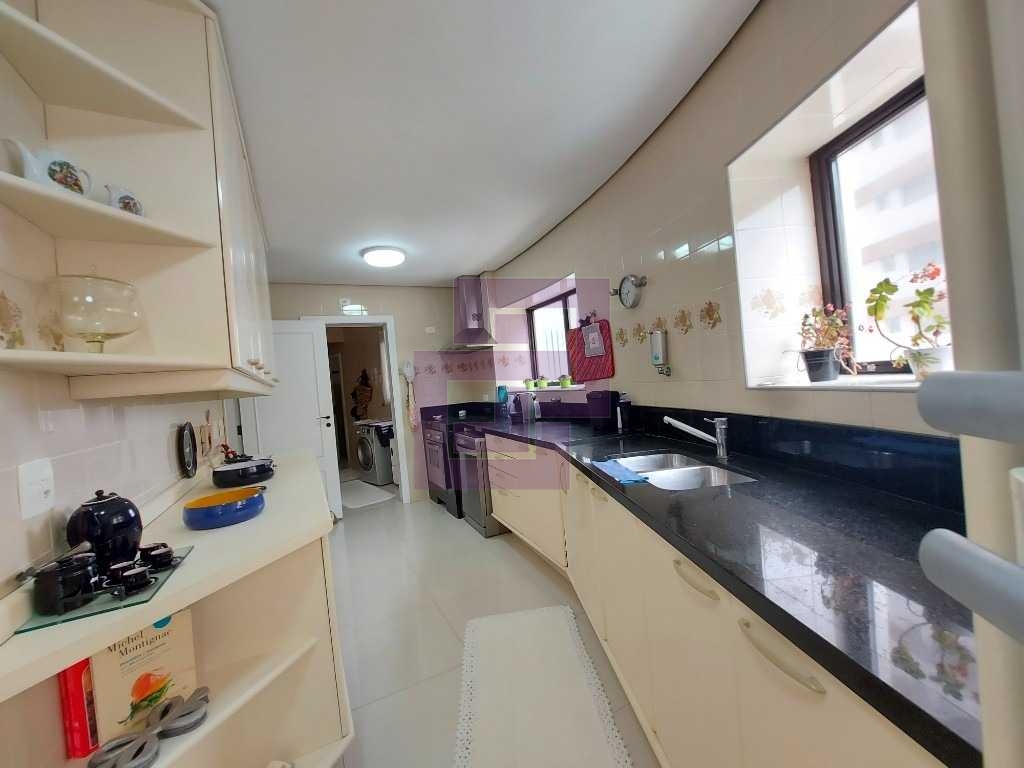 Venda de Apartamentos / Padrão na cidade de Guarujá