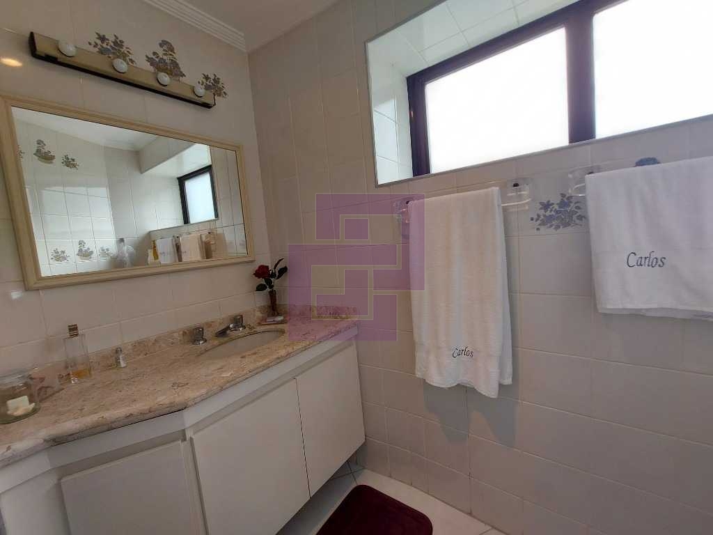 Venda de Apartamentos / Padrão na cidade de Guarujá