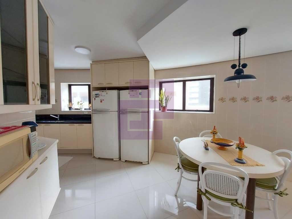 Venda de Apartamentos / Padrão na cidade de Guarujá