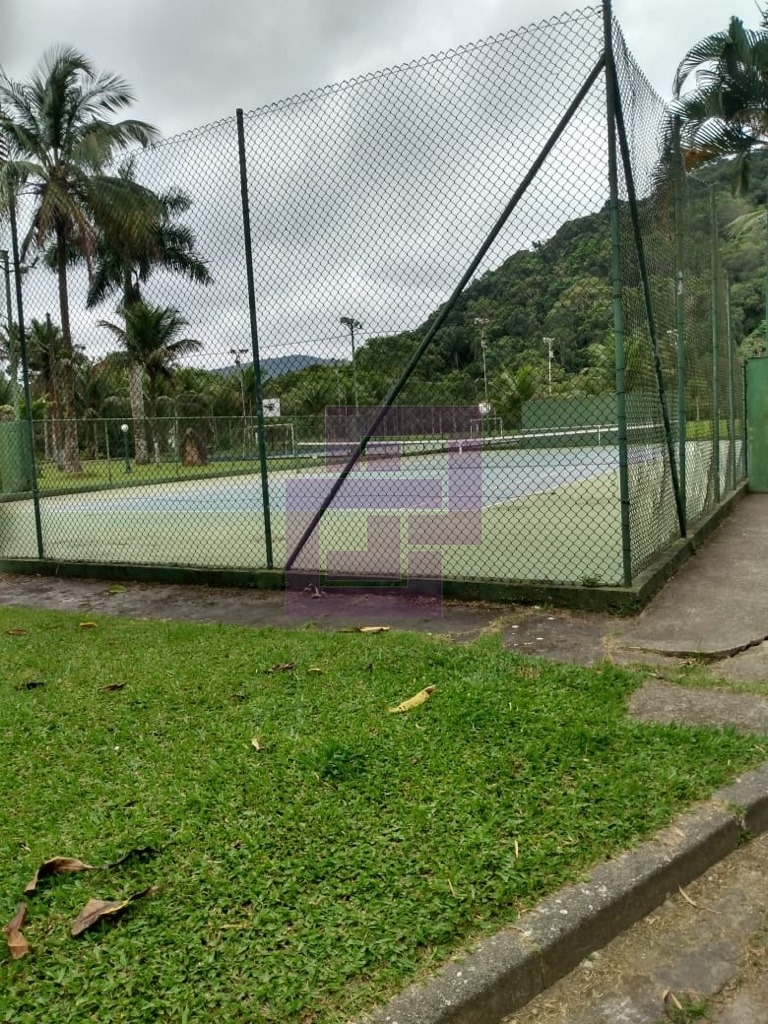 Lindo sobrado em condominio fechado.