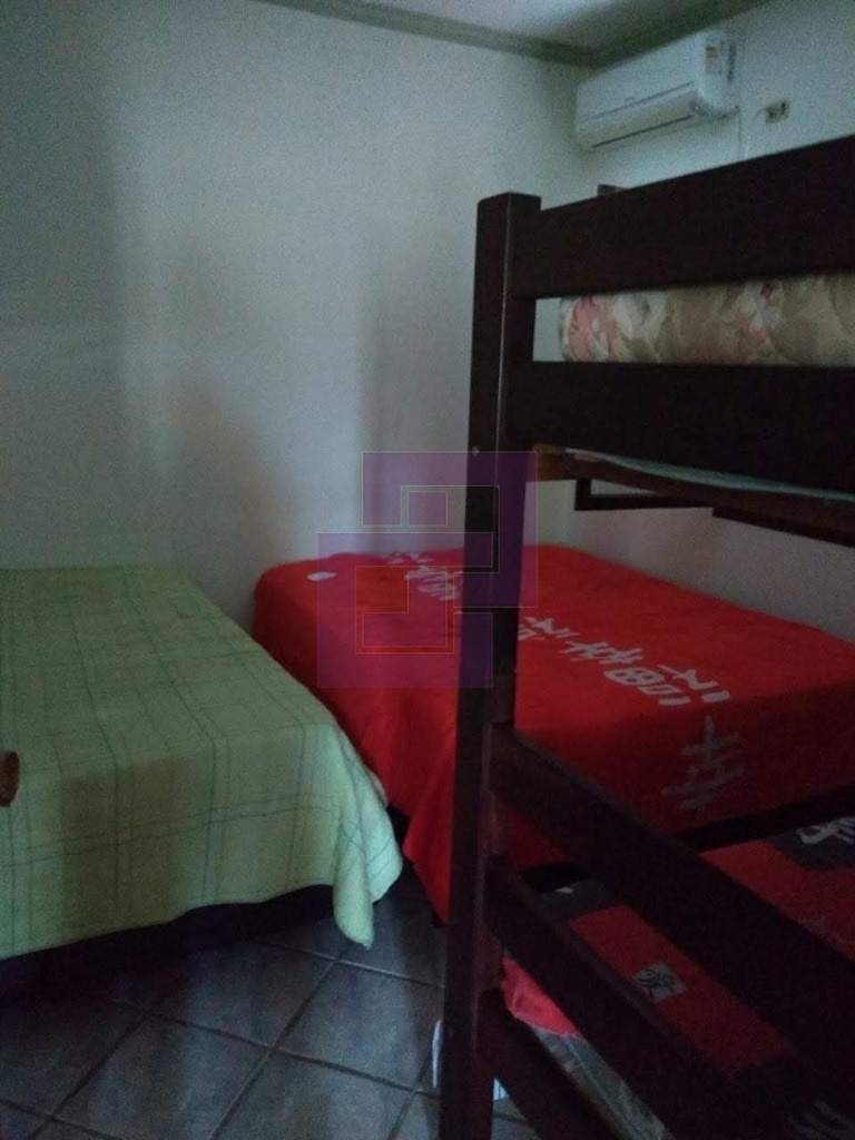 Lindo sobrado em condominio fechado.