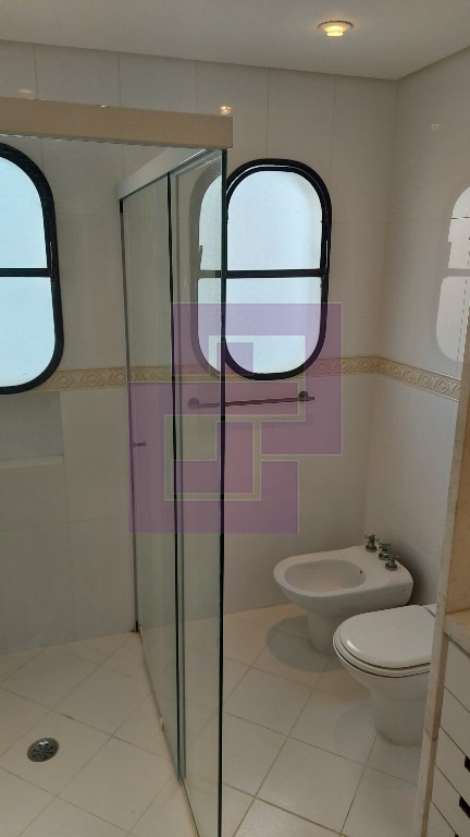 Venda de Apartamentos / Padrão na cidade de Guarujá