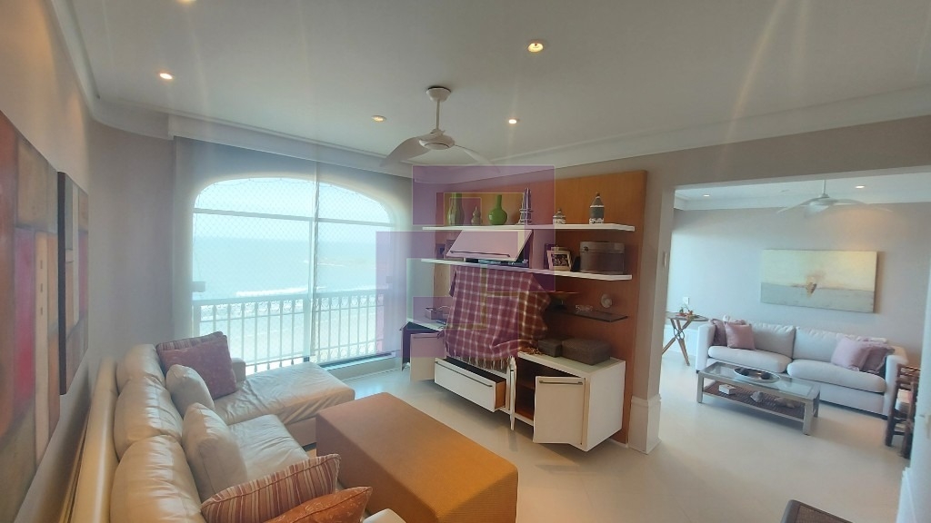 Venda de Apartamentos / Padrão na cidade de Guarujá