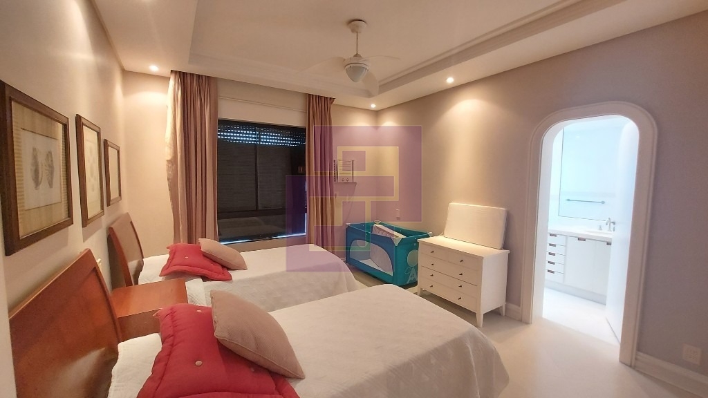 Venda de Apartamentos / Padrão na cidade de Guarujá