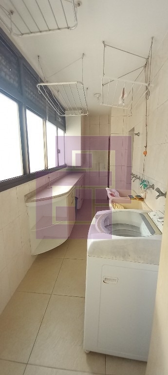 Venda de Apartamentos / Padrão na cidade de Guarujá