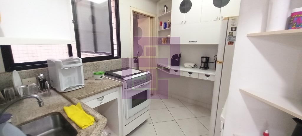 Apto a duas quadra da praia da Enseada !