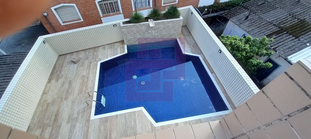 Enseada, duas quadras do Mar!