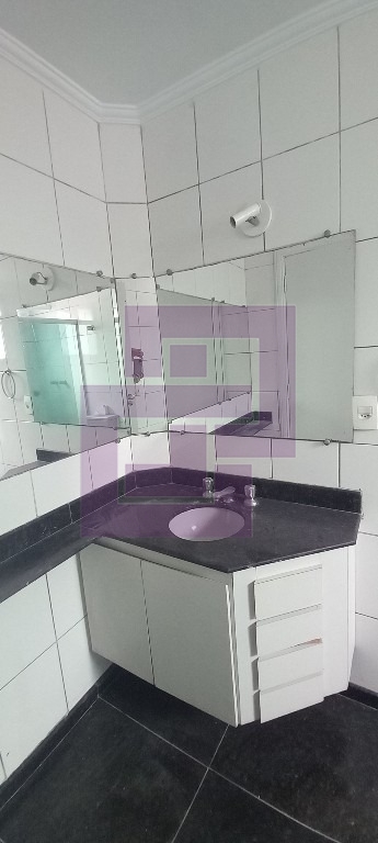 Venda de Apartamentos / Padrão na cidade de Guarujá