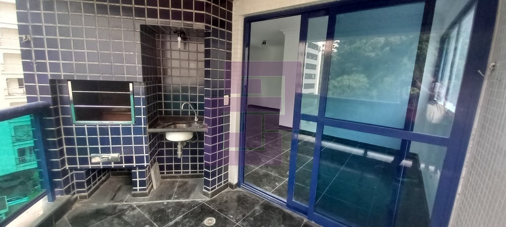 Venda de Apartamentos / Padrão na cidade de Guarujá