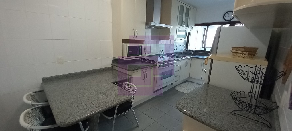 Venda de Apartamentos / Padrão na cidade de Guarujá