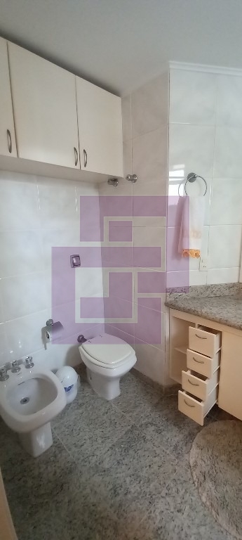 Venda de Apartamentos / Padrão na cidade de Guarujá