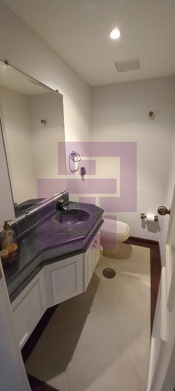 Venda de Apartamentos / Padrão na cidade de Guarujá