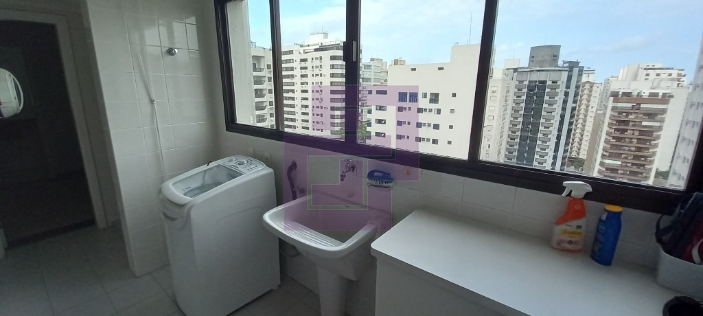 Venda de Apartamentos / Padrão na cidade de Guarujá