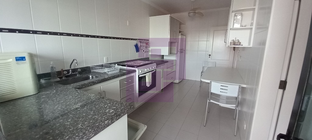 Venda de Apartamentos / Padrão na cidade de Guarujá