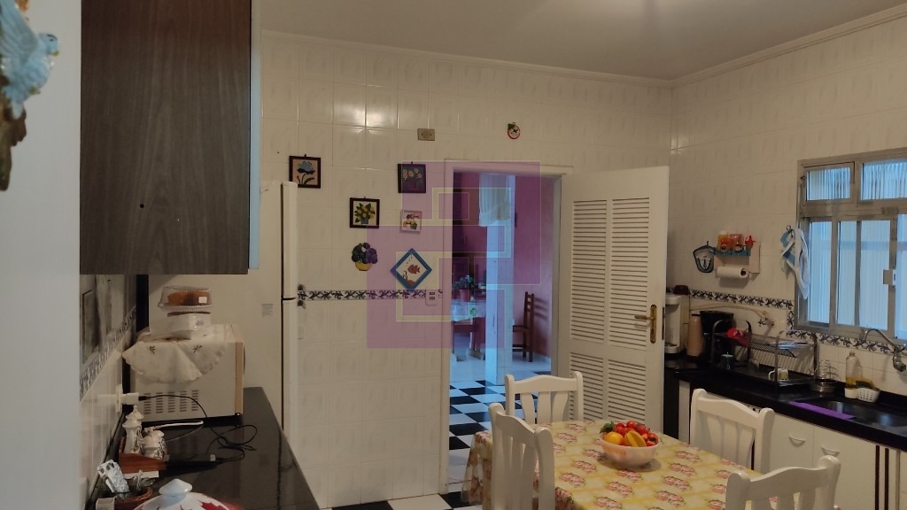 Venda de Casas / Padrão na cidade de Guarujá