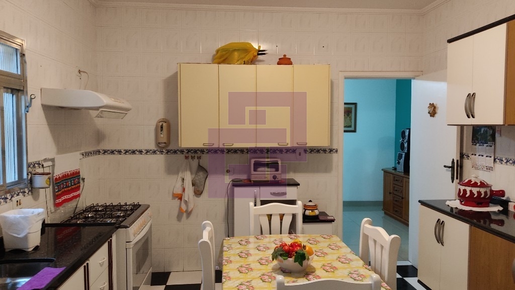 Venda de Casas / Padrão na cidade de Guarujá