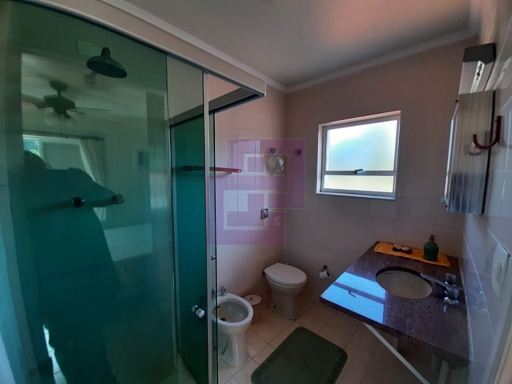 Venda de Casas / Sobrado na cidade de Guarujá
