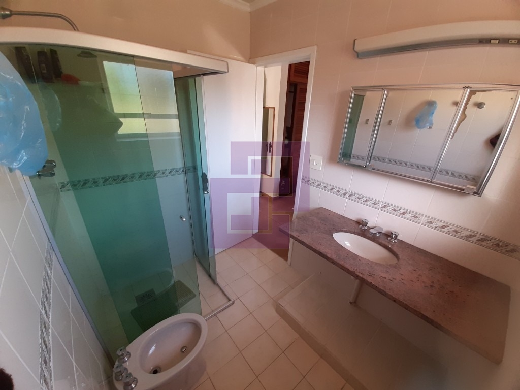 Venda de Casas / Sobrado na cidade de Guarujá