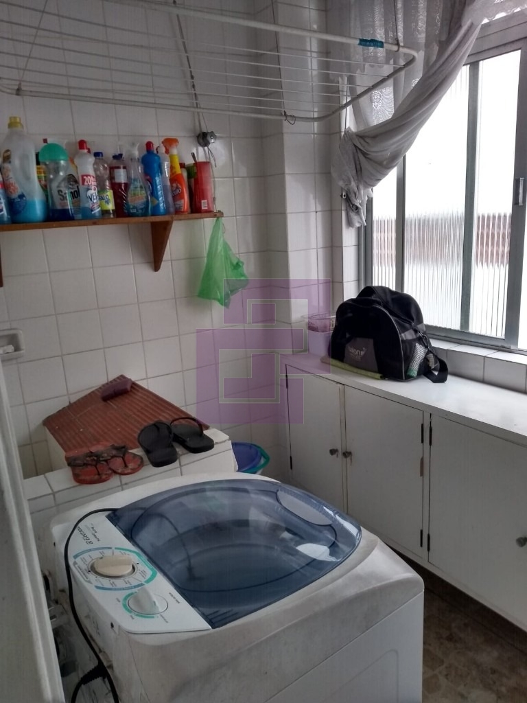 Venda de Apartamentos / Padrão na cidade de Guarujá