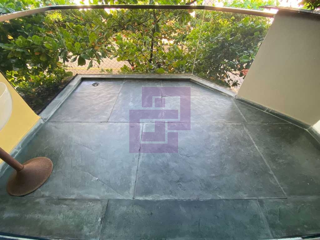 Enseada, regiao do Aquario. 300 mts do Mar. Lazer no edificio.