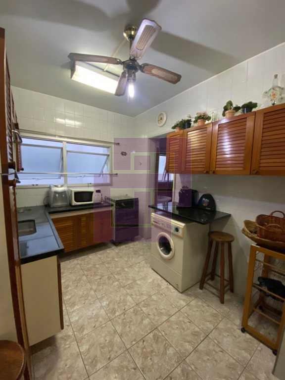 Enseada, regiao do Aquario. 300 mts do Mar. Lazer no edificio.