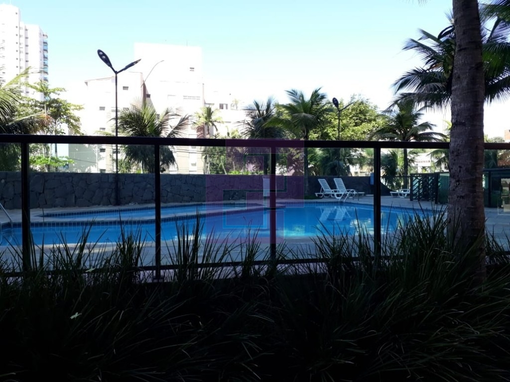 Enseada, vista parcial do mar. 300 mts da praia!