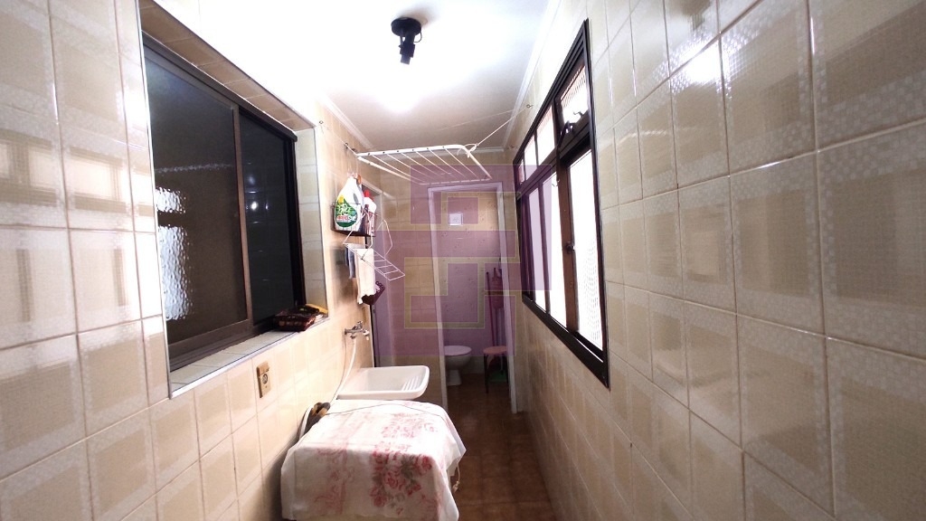 Venda de apartamentos / padrão na cidade de guarujá