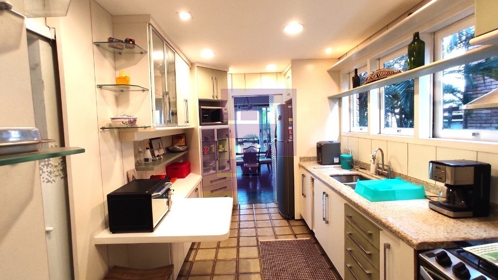 Venda de Casas / Sobrado na cidade de Guarujá