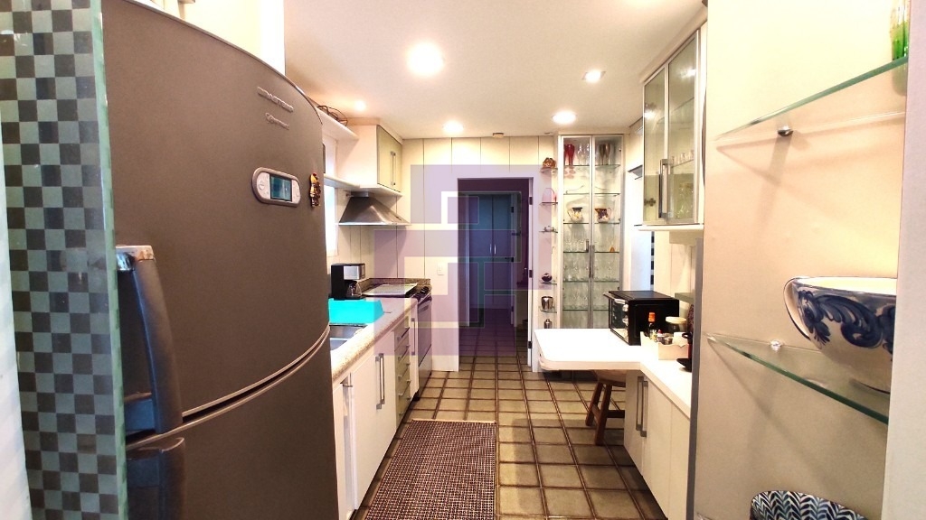 Venda de Casas / Sobrado na cidade de Guarujá