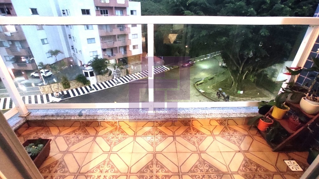 Venda de Apartamentos / Padrão na cidade de Guarujá